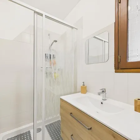 بيت للعطل 550m De La Plage, Maison Avec Jardin Pour 6