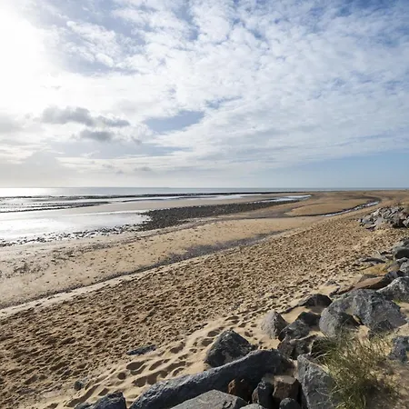 بيت للعطل 550m De La Plage, Maison Avec Jardin Pour 6