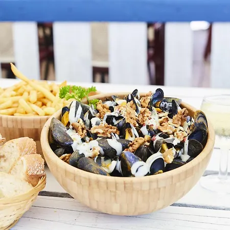 بيت للعطل 550m De La Plage, Maison Avec Jardin Pour 6